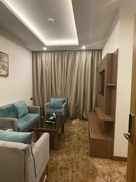 Golden Lounge Dan Hotel