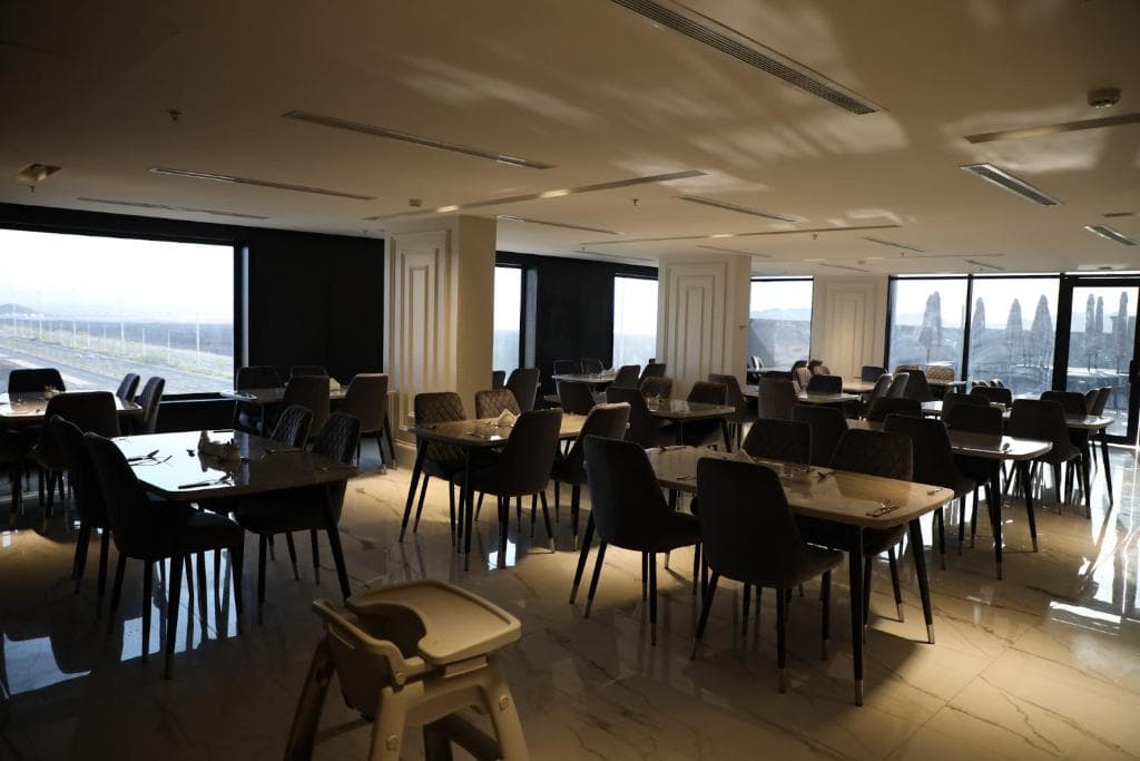 E Hotel